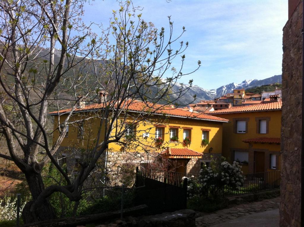 Casa Rural Sierra De Tormantos Guijo de Santa Barbara Exterior photo